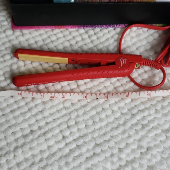 🎄🎁TRAVEL- PURSE  6" mini hair styler straightener. 0.5" - Picture 3 of 3